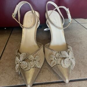 Blue by Betsey Johnson SOFYA Mesh Rhinestone Flower Pointed Toe Heels in 10M